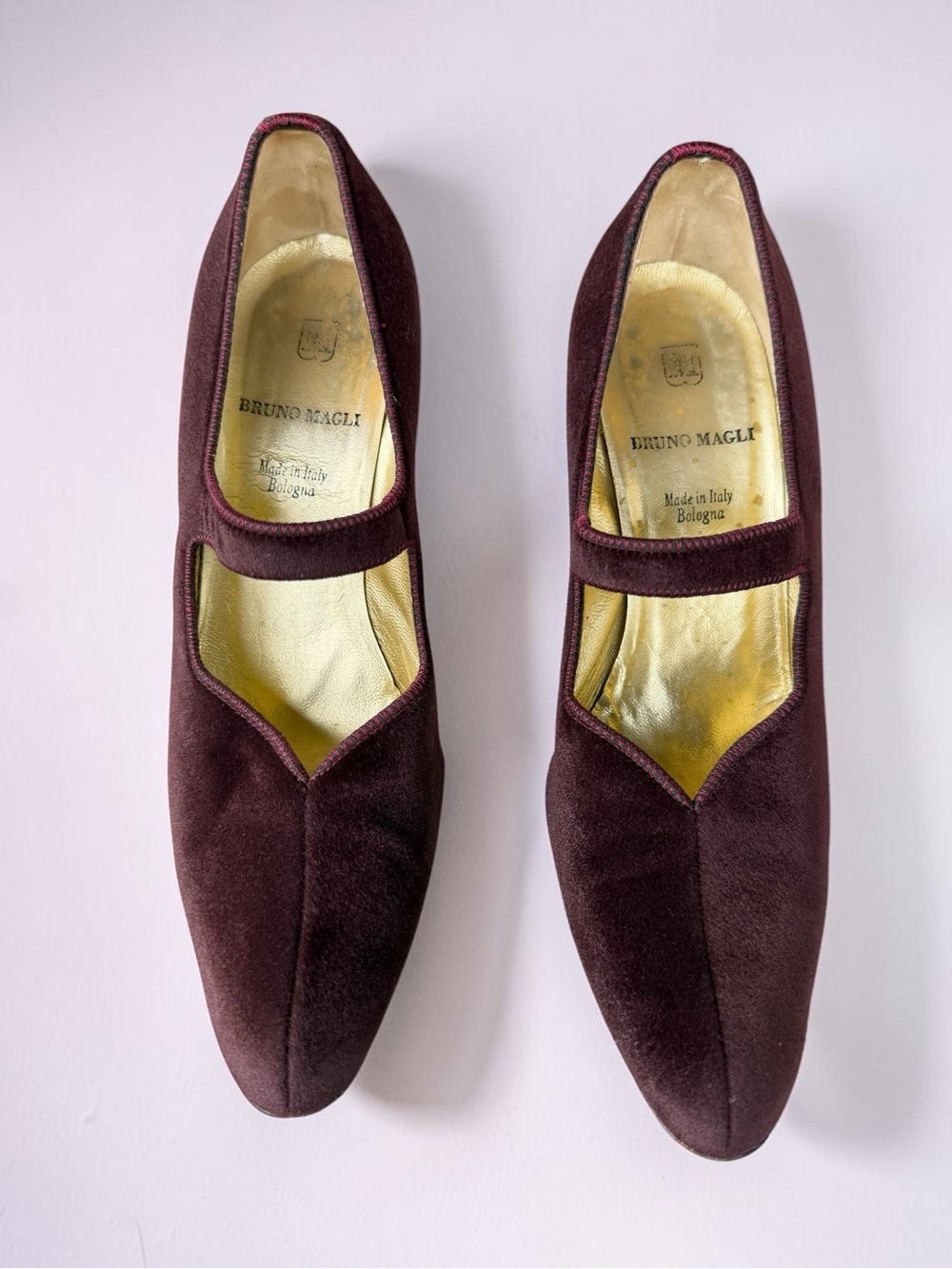 Y2K ✨Bruno Magli✨ Plum Velvet Mary Jane Pumps - Picture 3 of 7
